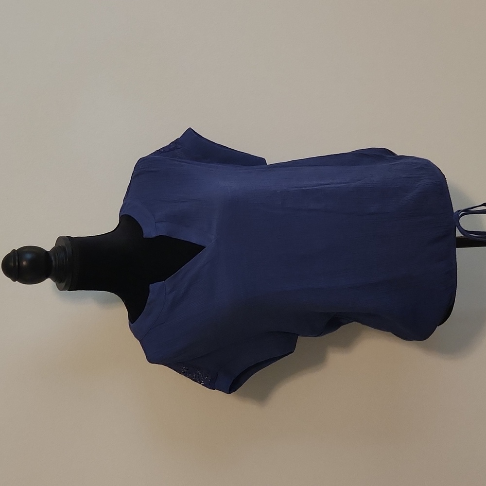 Women's Blue Top